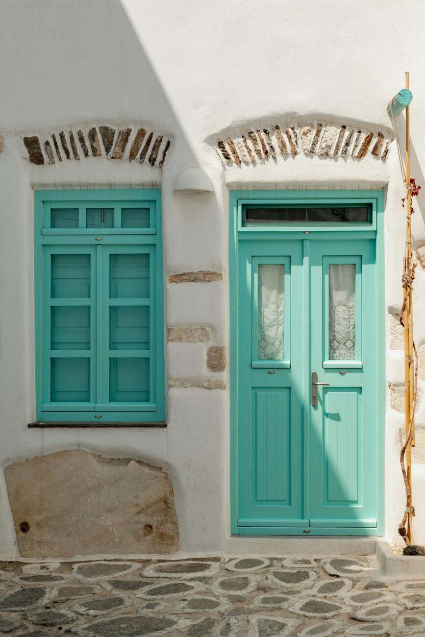 Typisches Haus in zypern (Haustür und Fenster)